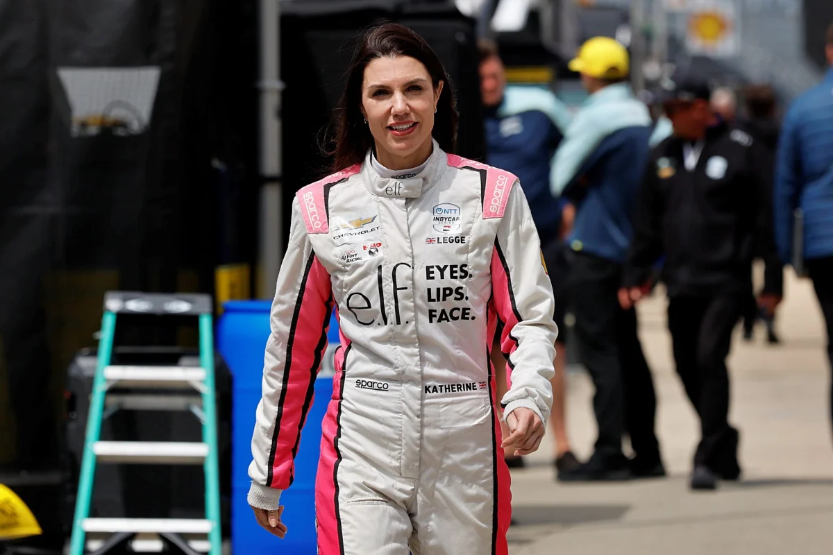Katherine Legge tentera le « Double Duty » Indy 500/NASCAR