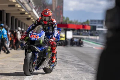 Fabio Quartararo impuissant lors du Sprint en Catalogne : « Dès qu’on met la 3e on se fait déboiter »