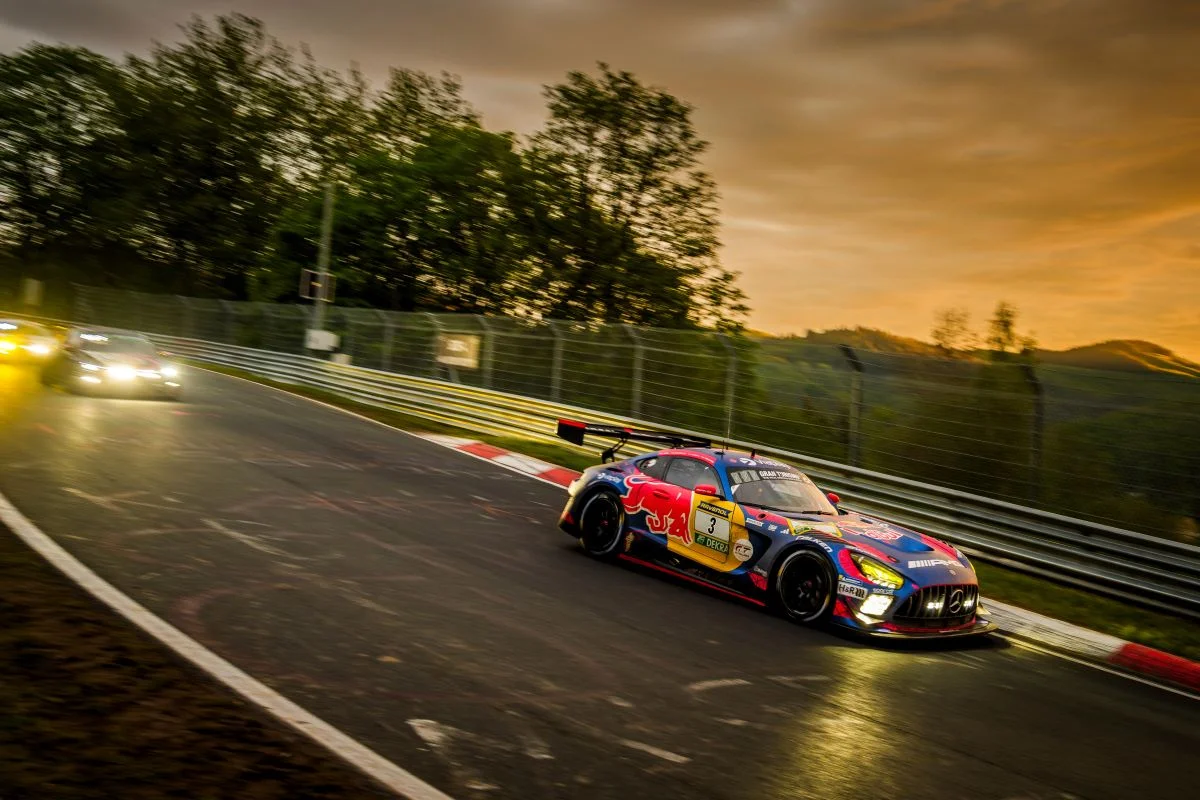 24H du Nürburgring : Verstappen toujours en tête à cinq heures de l’arrivée