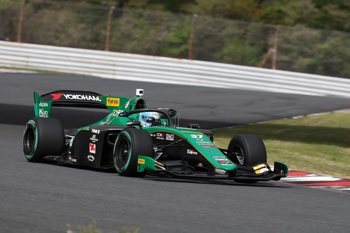Suzuka, Course 1 – Sacha Fenestraz gagne avec la malice
