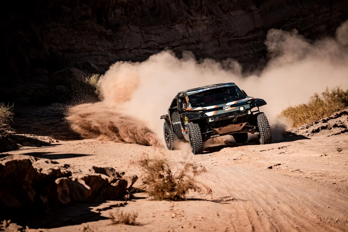 Sébastien Loeb freiné par des crevaisons au Desafío Ruta 40