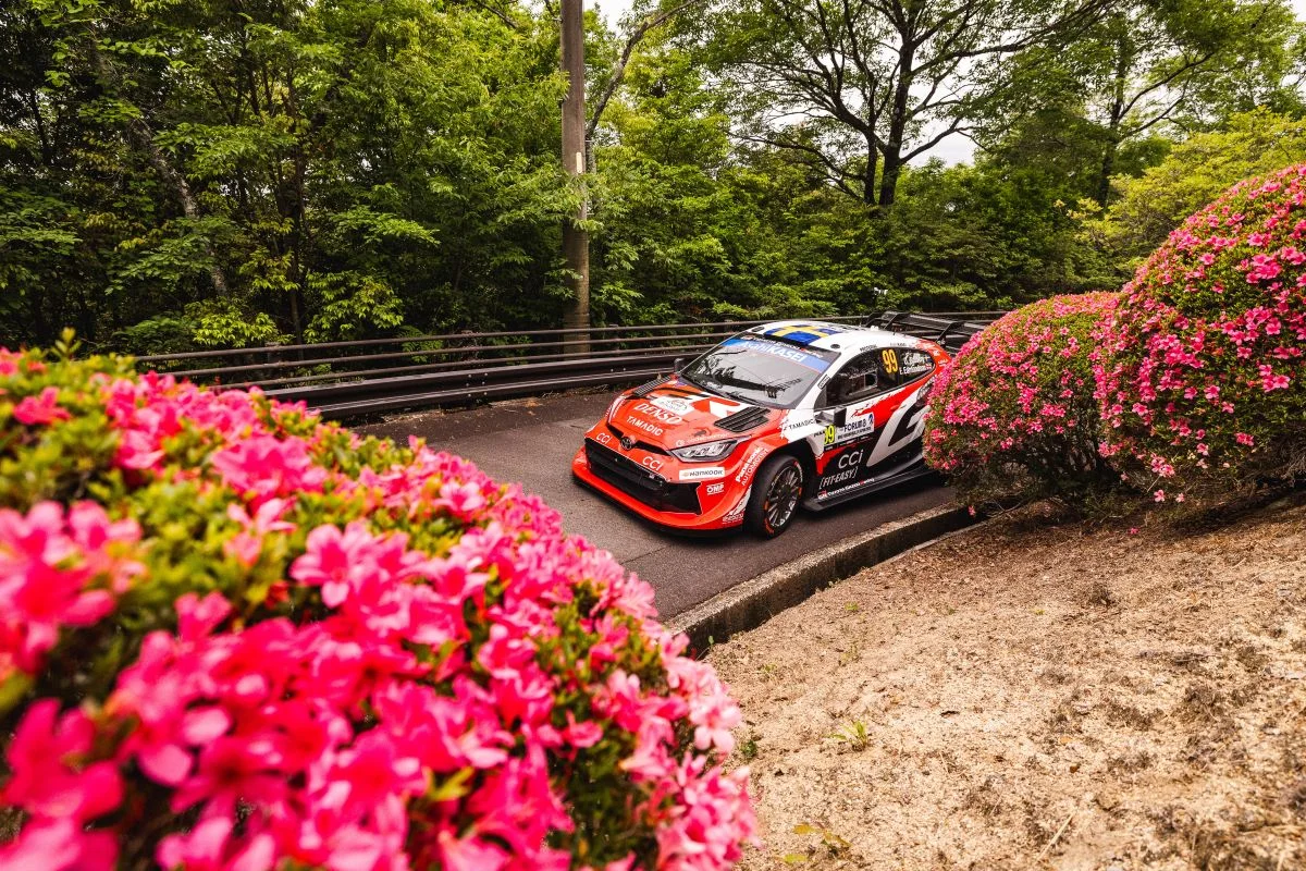 Rallye du Japon – ES4 : Oliver Solberg signe le scratch, Sébastien Ogier reste au contact