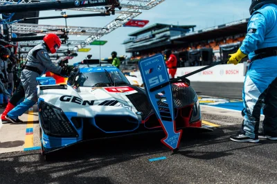 24H du Mans 2026 – H+6 : Crevaison pour la BMW n°15 qui perd gros