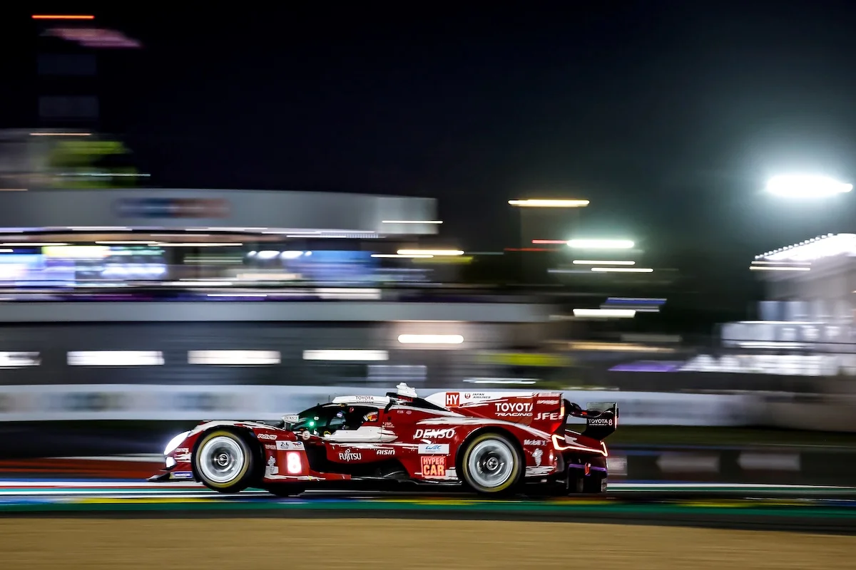 24H du Mans 2026 – H+7 : Toyota mène de peu devant BMW et Cadillac