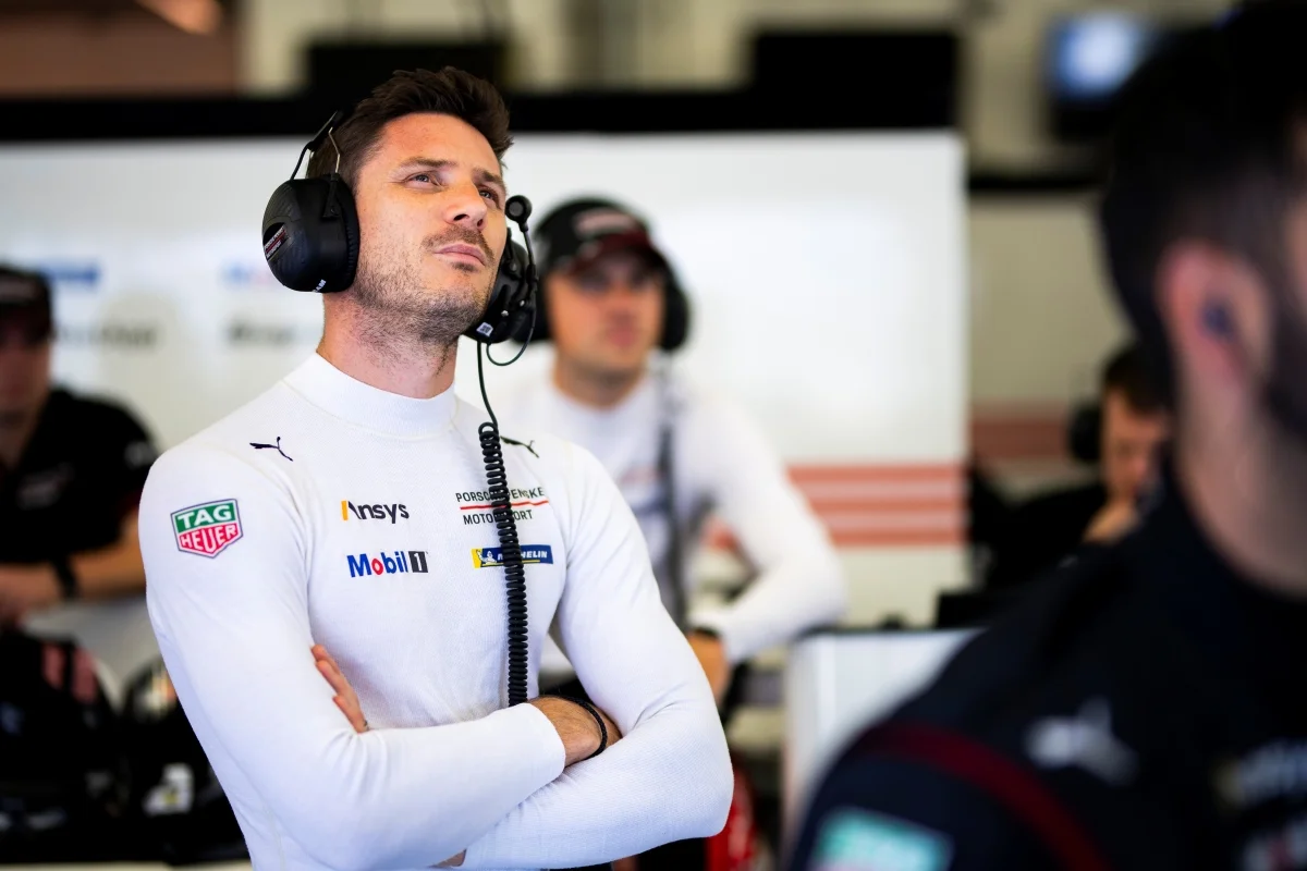 Kévin Estre, de passage dans le paddock de PCCF à Spa : « Il faut savoir adapter son style de pilotage »
