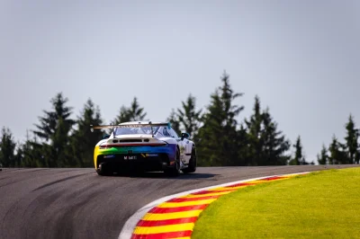 Spa-Francorchamps – Course 1 : Marvin Klein fait cavalier seul, rebondissements en Am