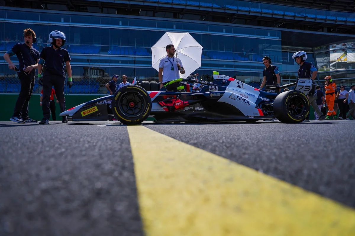 Emmanuele Oliveiri en pole position, Alexandre Munoz et Jules Roussel pénalisé sur la grille de la course 3