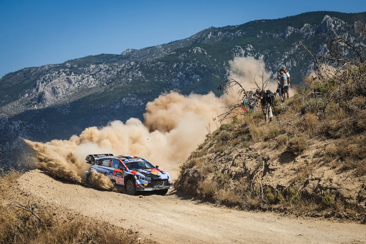 Rallye de Grèce – ES2 : Adrien Fourmaux s’empare du scratch devant Thierry Neuville