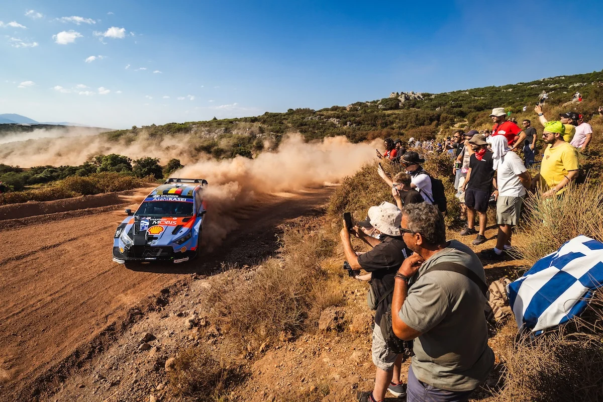 Rallye de Grèce – ES6 : Scratch de Thierry Neuville, huit dixièmes devant Sébastien Ogier