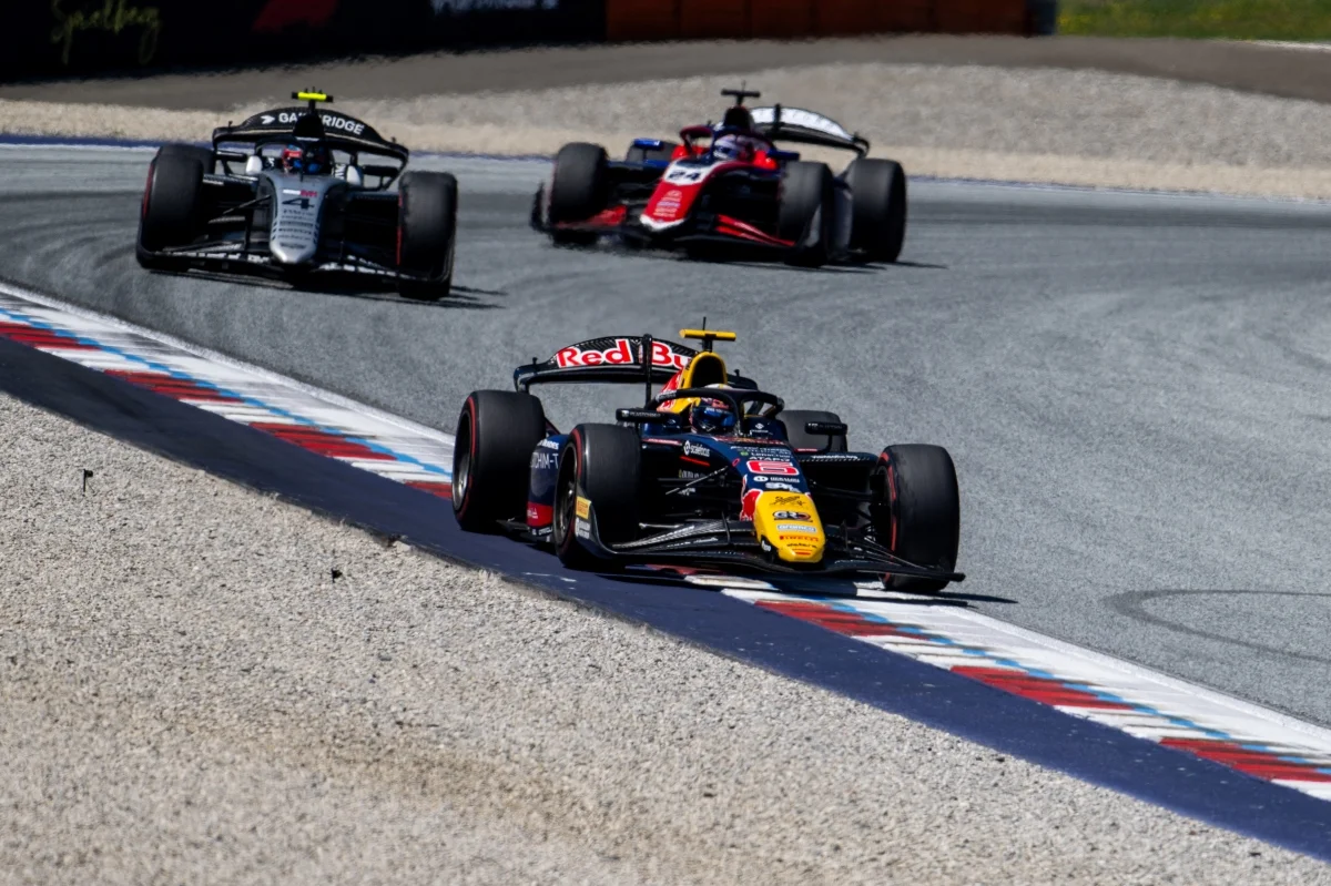 Spielberg – Course principale : Nikola Tsolov en patron devant Gabriele Minì