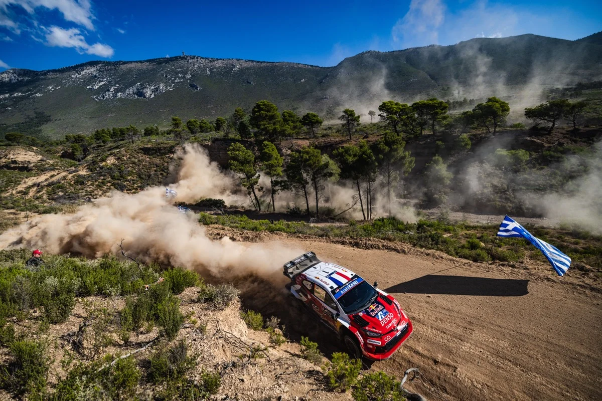 Rallye de l’Acropole – Toyota : Deux salles, deux ambiances