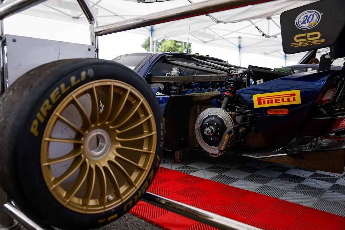 Rapprochement historique entre Peter Auto et HVM Racing