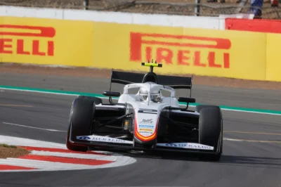 Silverstone – Sprint : Ugochukwu l’emporte avec une large avance, Naël réussit une impressionnante remontée