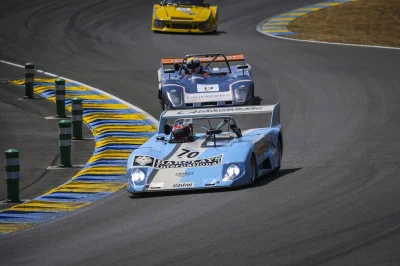 Quel est le plus grand écart d’âge entre deux voitures au Mans Classic Legend ?