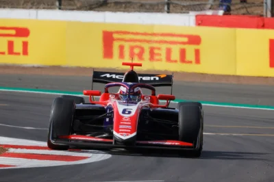 Silverstone – Course principale : De Palo vainqueur in extremis, Naël pénalisé sur la ligne