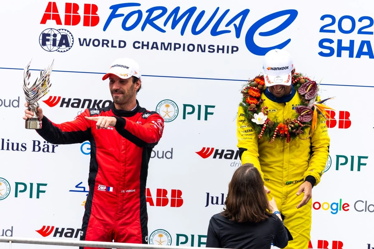 Vergne signe un premier podium avec Citroën après une incroyable remontée à Shanghai