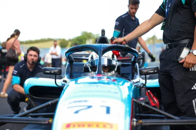 Hongrie – Course 2 : Al Dhaheri remporte sa troisième course de la saison, nouvel abandon de Wheldon