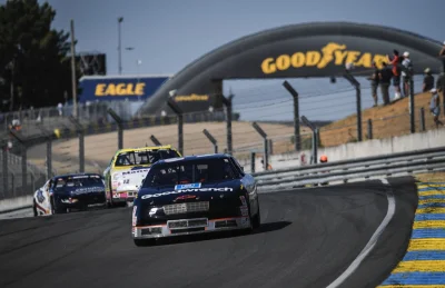 Enthousiasme débordant pour la NASCAR au Mans Classic Legend