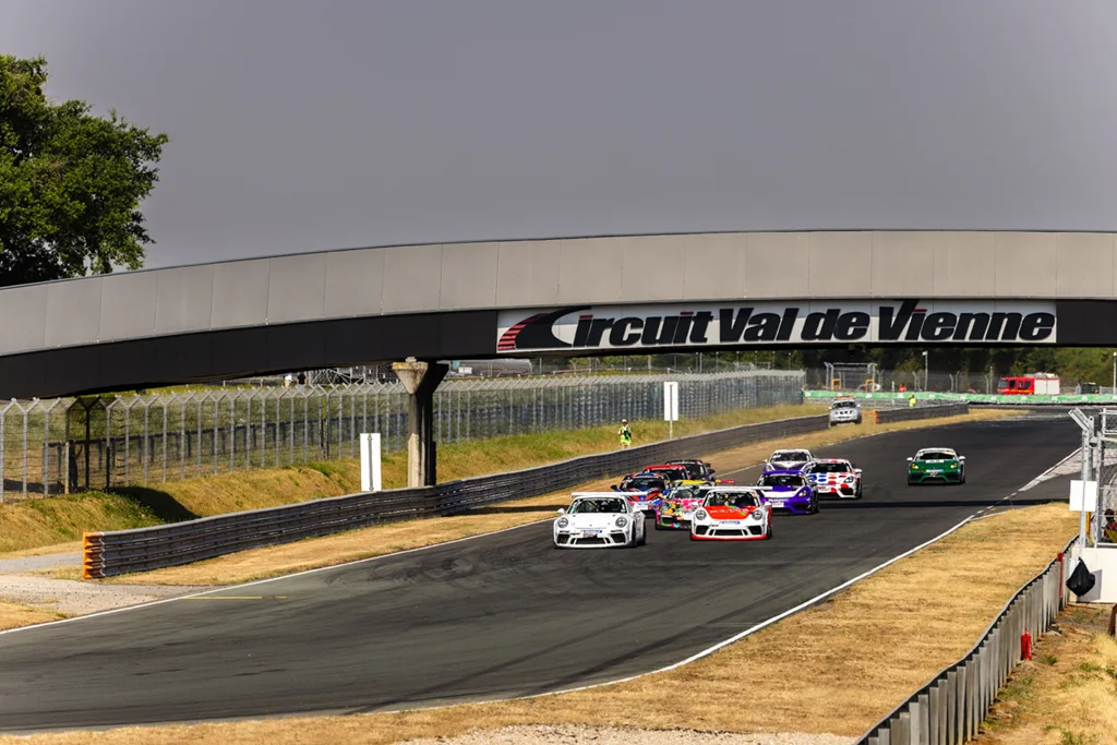 Porsche Club/Sprint Challenge : Le Val de Vienne conclut la première partie de saison sous une chaleur écrasante