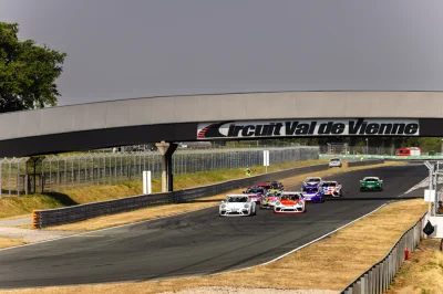 Porsche Club/Sprint Challenge : Le Val de Vienne conclut la première partie de saison sous une chaleur écrasante