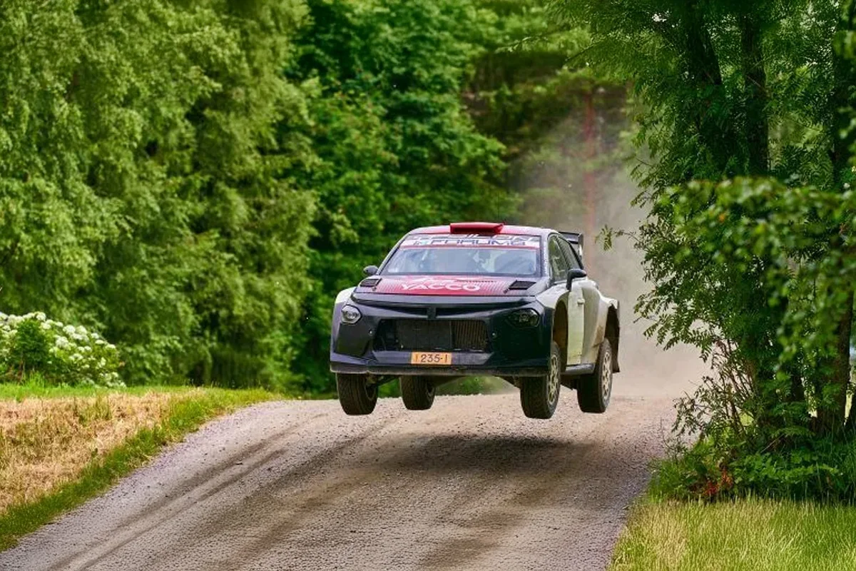 Teemu Suninen et Martins Sesks en Lancia, Ott Tanak en GR Yaris Rally1 : D’atypiques essais se sont multipliés ces derniers jours