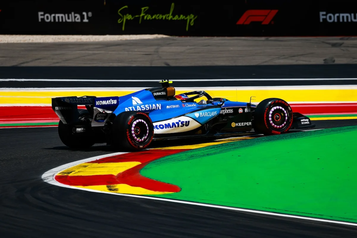Carlos Sainz et Alex Albon à contre-courant sur un week-end compliqué à Spa-Francorchamps