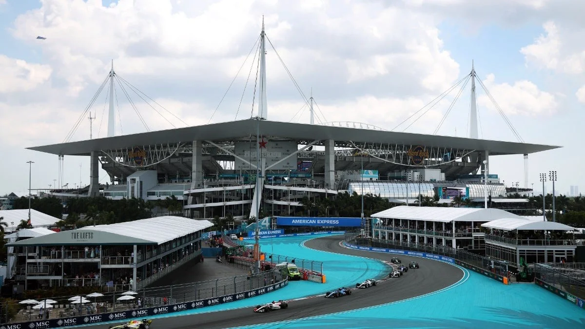 Grand Prix de Miami 2026 – Revivez le départ : Charles Leclerc devant, Verstappen en tête-à-queue !