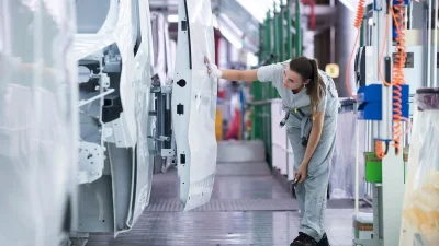 Renault brade son action pour 100 000 de ses salariés !