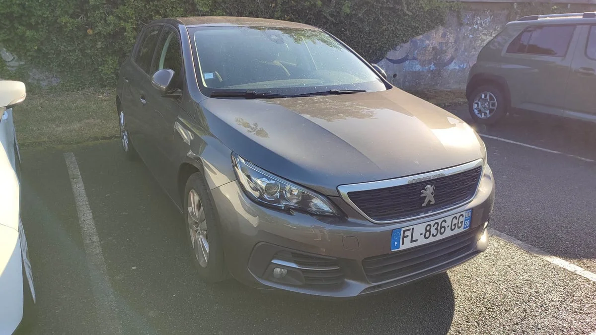 A vendre après saisie : une Peugeot 308 de 2019 et 110 000 km s’affiche à 1 600€