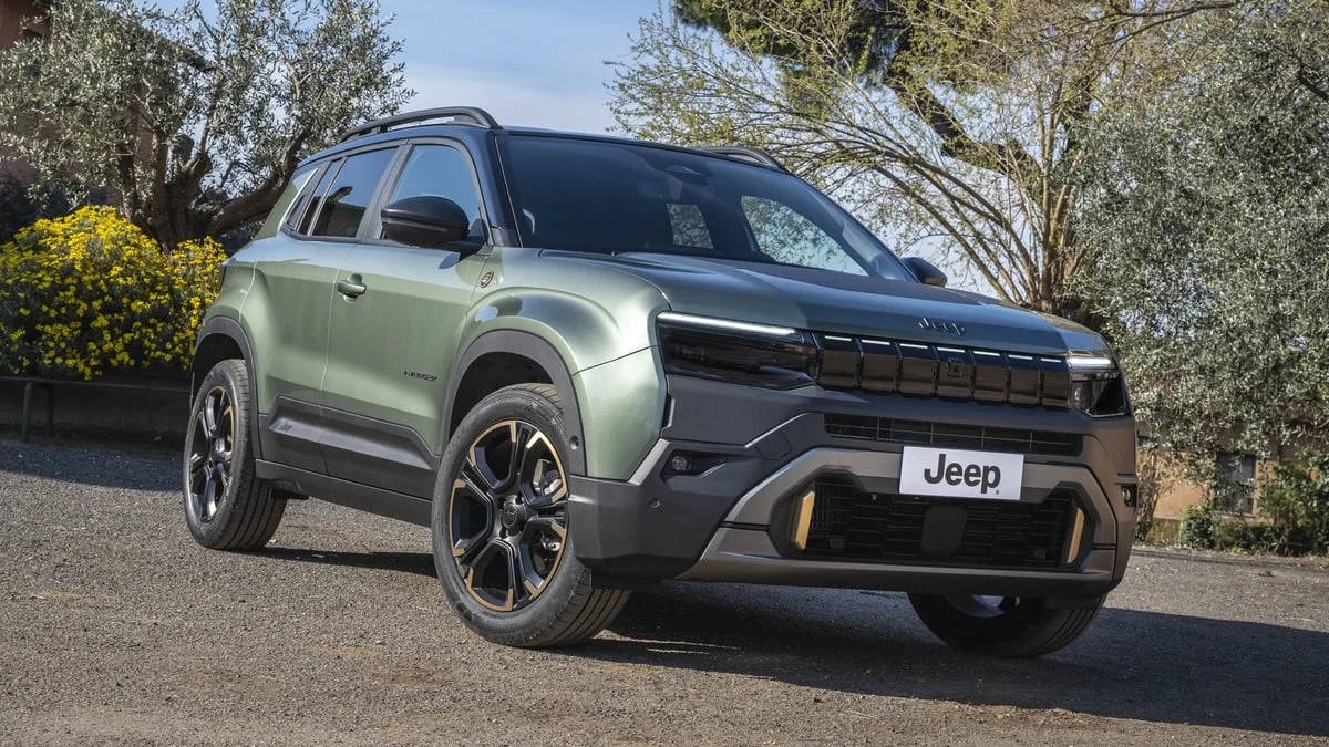 Jeep Avenger restylé : bien plus qu’une idée lumineuse pour la calandre ?