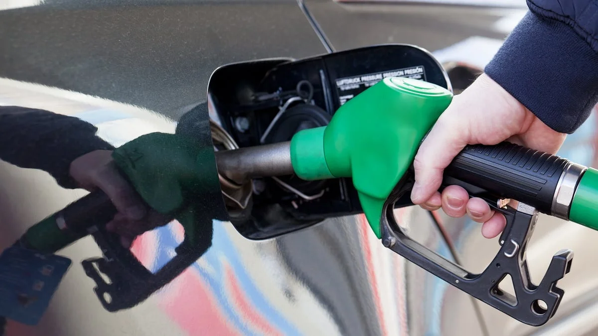 Après BP et Esso, pourquoi un autre géant pétrolier se retire peu à peu des stations-service françaises