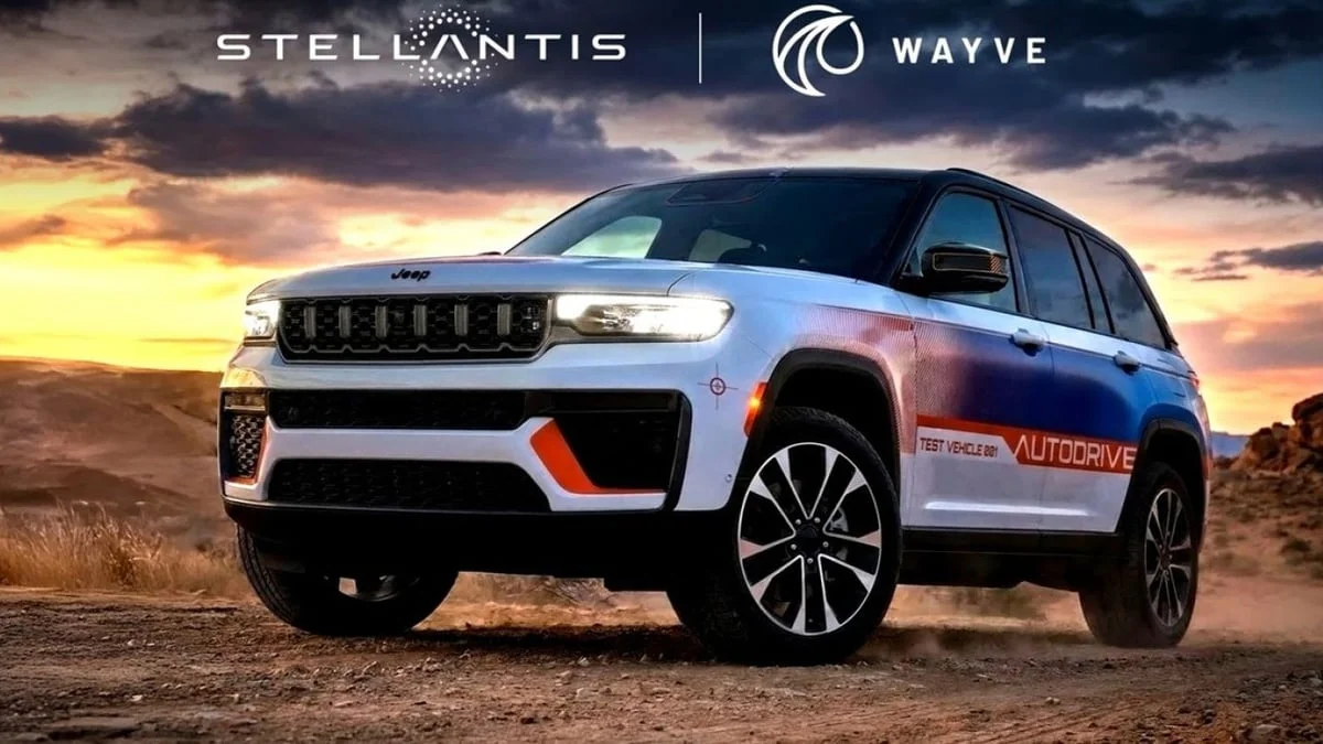 Stellantis prépare sa riposte à Tesla avec une IA capable de conduire sans les mains