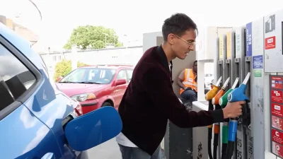Pourquoi le gouvernement français refuse toujours une ristourne générale sur les carburants ?