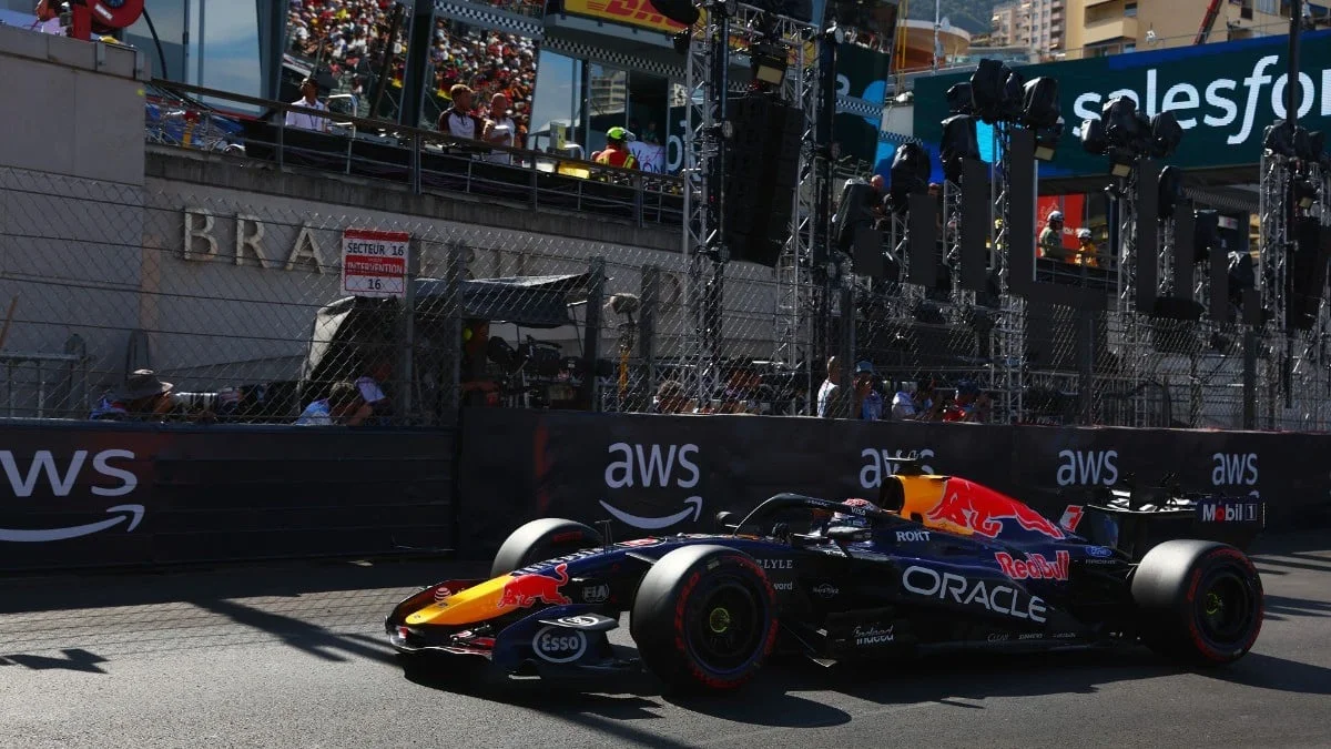 Grand Prix de Monaco 2026 – Revivez le départ : Verstappen cale sur la grille, les Ferrari chassent déjà Antonelli !