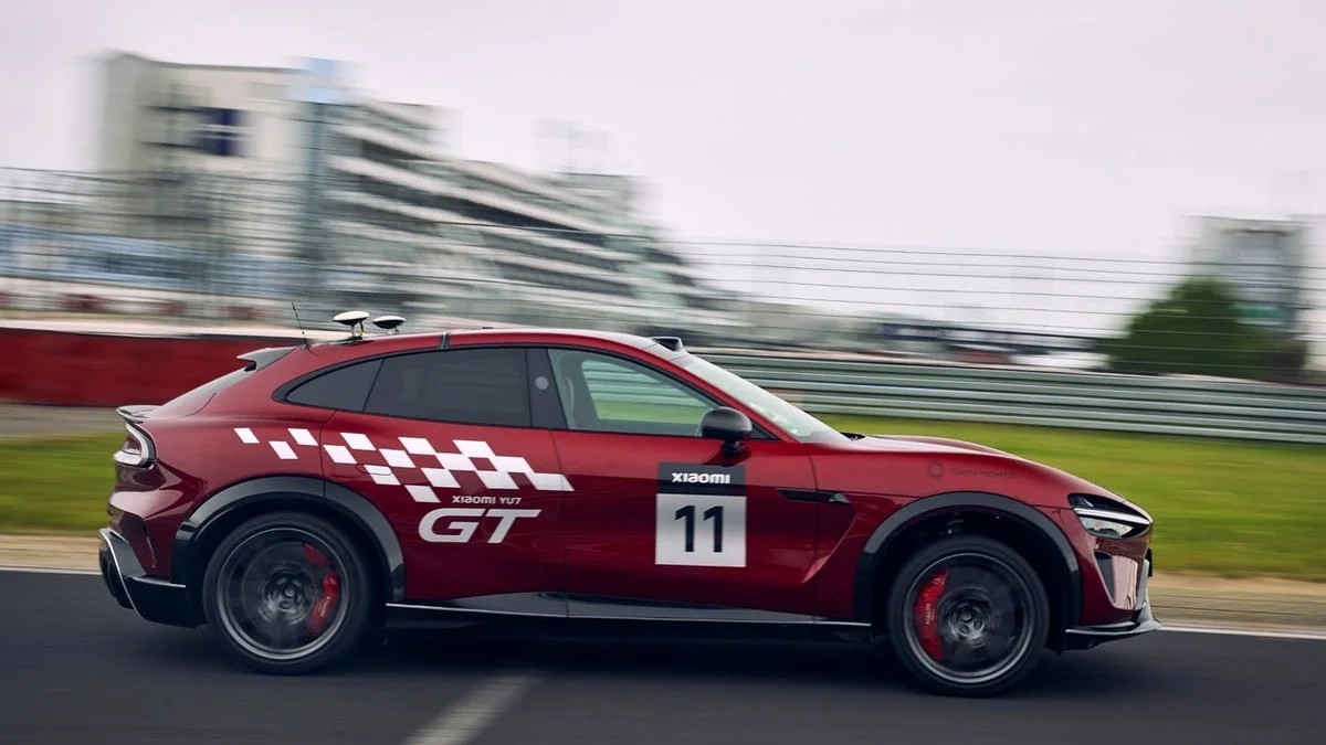 Malgré ses 1 000 ch, la première voiture autonome chronométrée au Nürburgring tourne à peine plus vite qu'une Citroën AX diesel