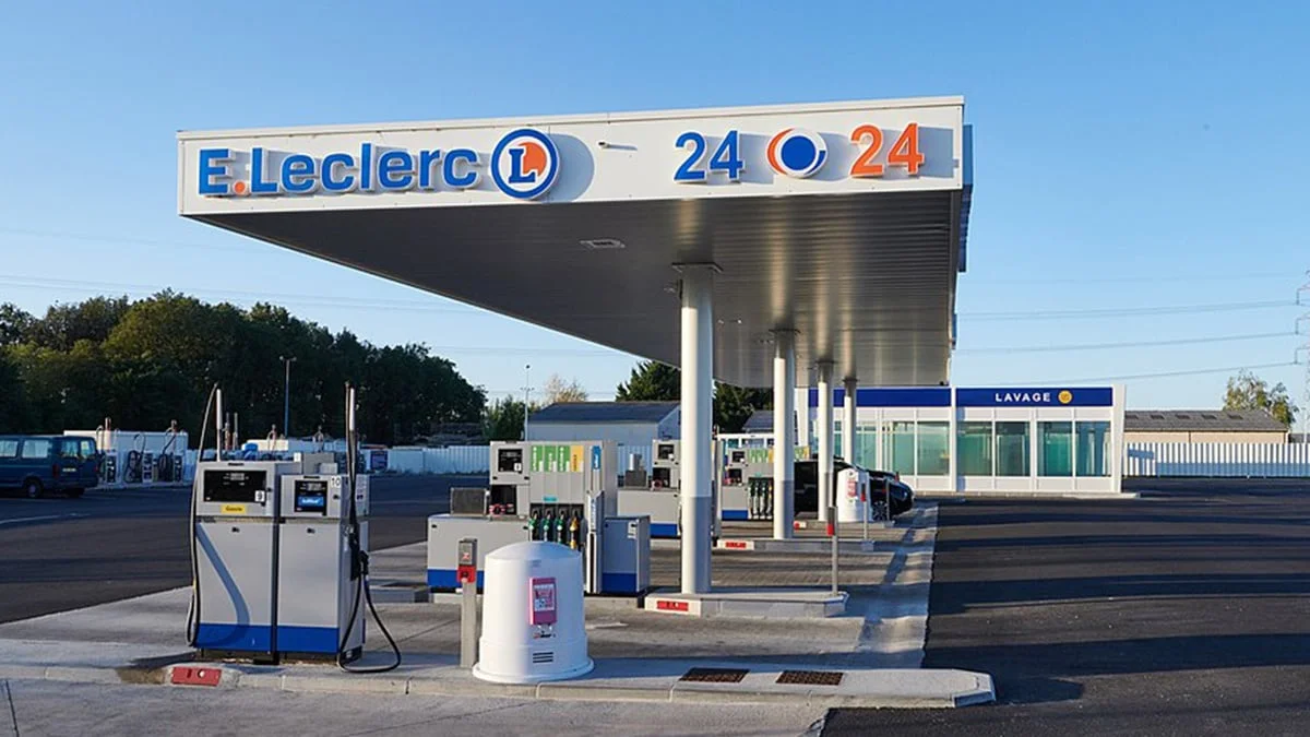 Le carburant est à prix coûtant chez E.Leclerc pour les départs en vacances : combien allez-vous vraiment économiser ?