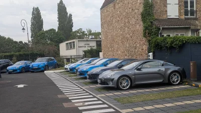 Pourquoi les ventes de la dernière sportive thermique française de grande série s'envolent en plein décollage de la voiture électrique