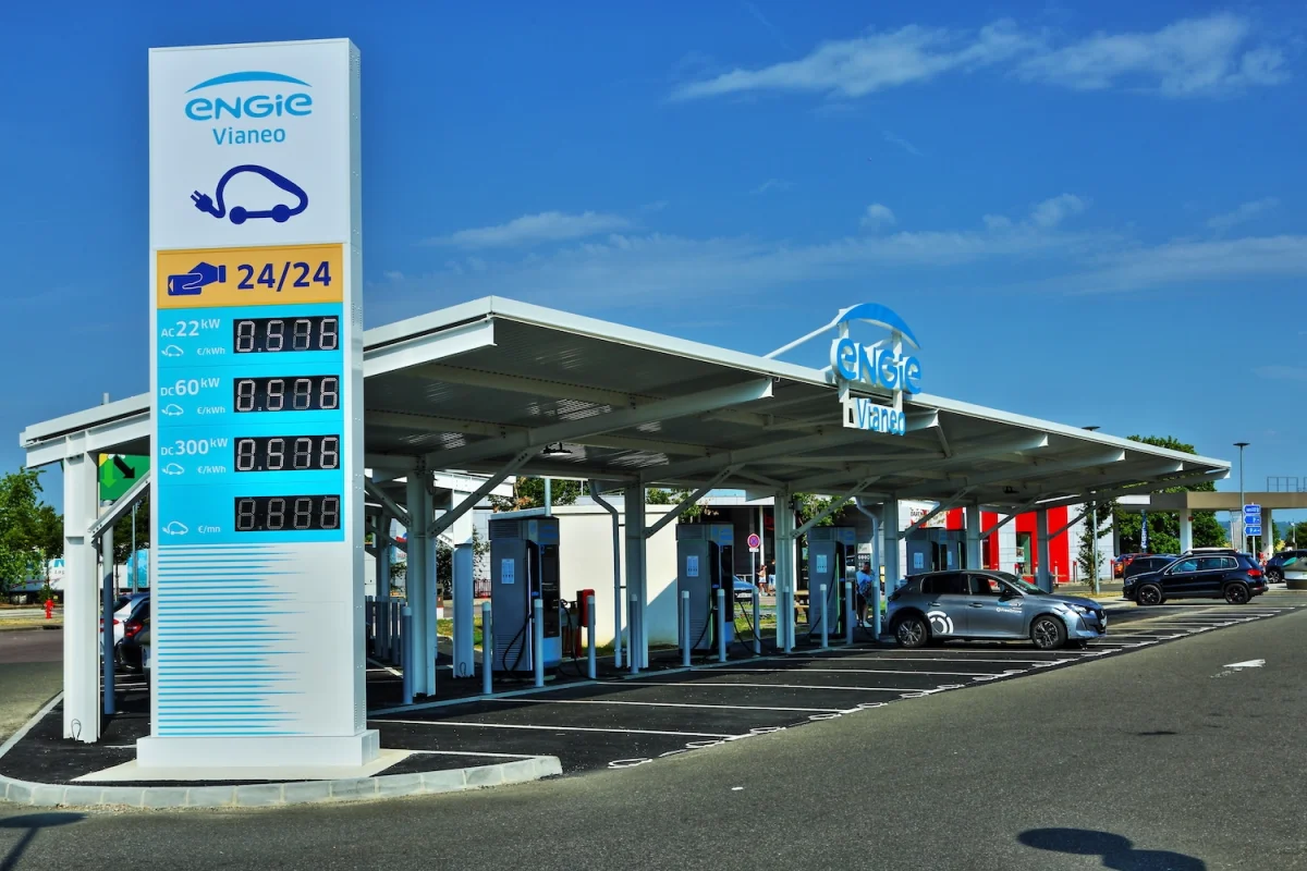 Recharges offertes, gilets bleus… ENGIE Vianeo sort l’artillerie lourde pour éviter la galère aux bornes pendant les ponts de mai