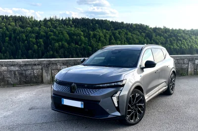 Témoignage : ce Jurassien en Renault Scenic E-Tech prouve que voiture électrique et région montagneuse font bon ménage