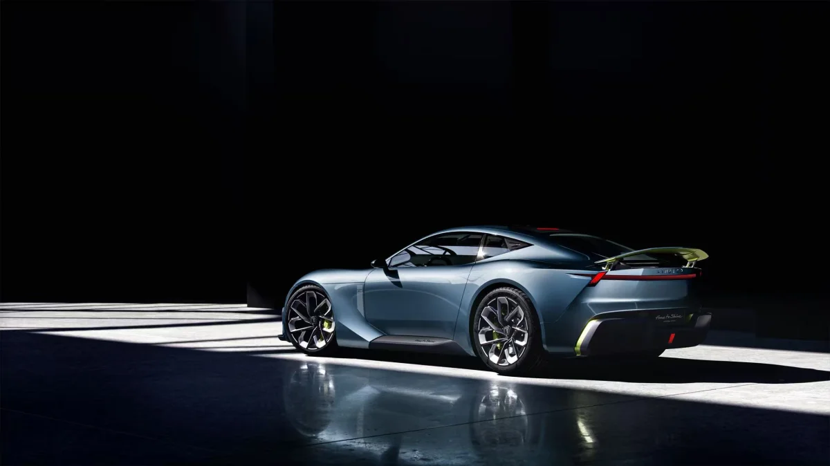 Une Polo électrique qui la joue rétro, une micro-voiture électrique au charme typiquement français, un coupé chinois au parfum d’Aston, une fusée sur roues et une moto électrique à 34 000 euros… Bienvenue dans Regen n°62