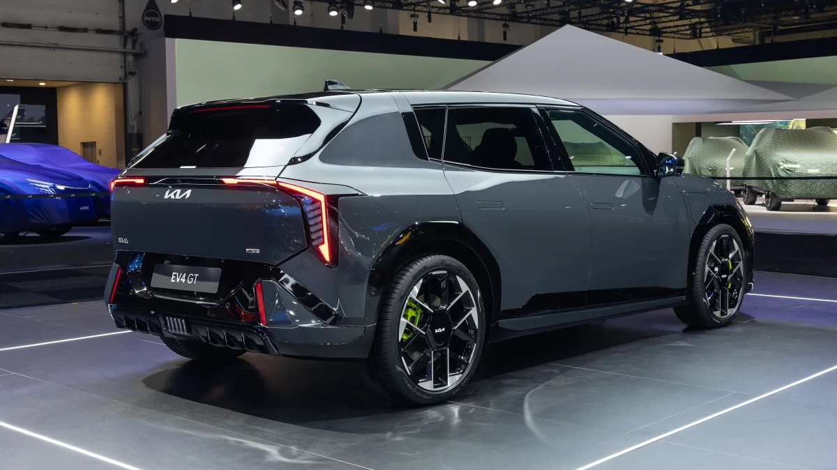 Kia EV4 : deux nouvelles versions au catalogue avec une 4 roues motrices et la sportive GT