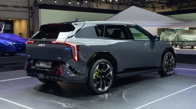 Kia EV4 : deux nouvelles versions au catalogue avec une 4 roues motrices et la sportive GT