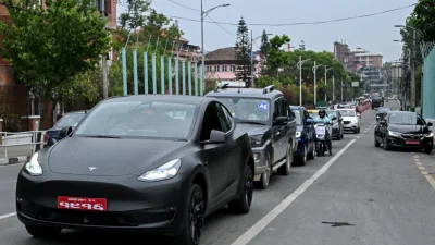 Ce petit pays d’Asie du Sud échappe à la crise énergétique grâce… aux voitures électriques