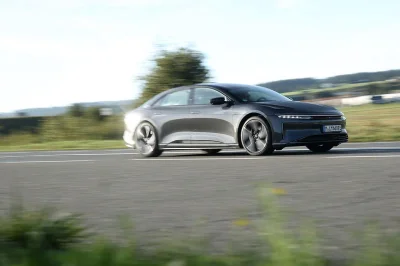 Voitures électriques : lesquelles ont les meilleures autonomies sur autoroute ? Et les pires ?