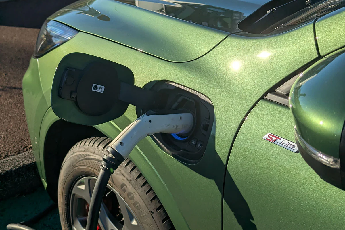 BMW veut punir les propriétaires d’hybrides rechargeables qui ne branchent jamais leur voiture