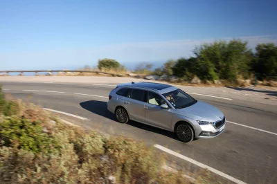 Skoda Octavia : bientôt une déclinaison hybride simple pour la berline tchèque