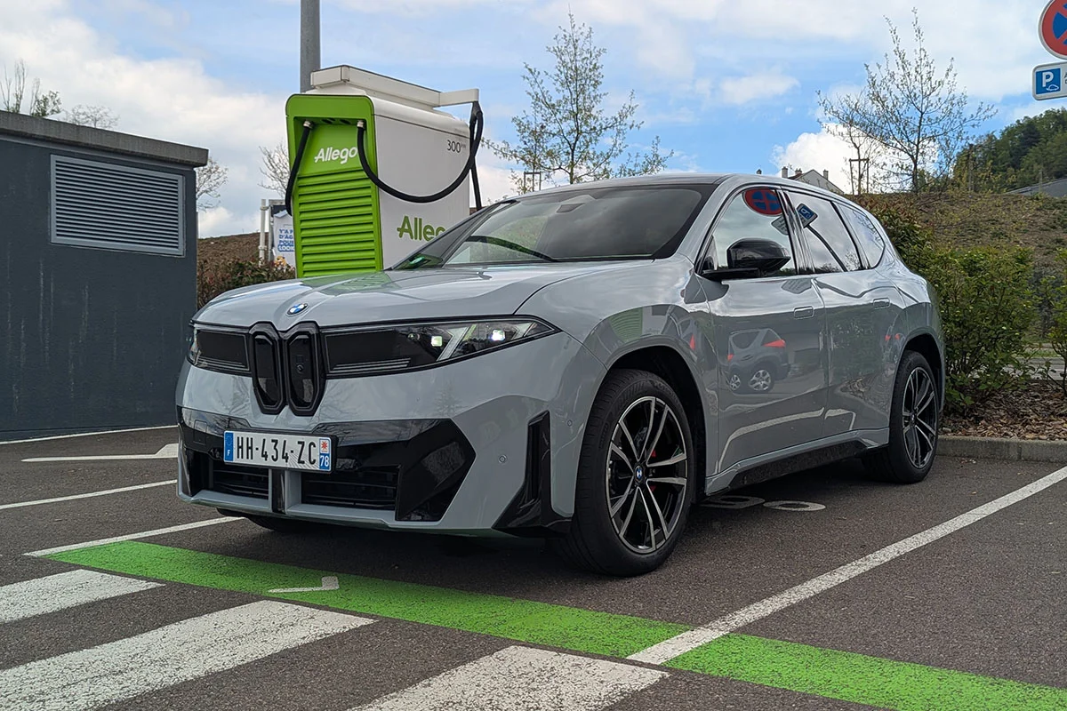Voici combien les gros rouleurs peuvent économiser en passant à la voiture électrique