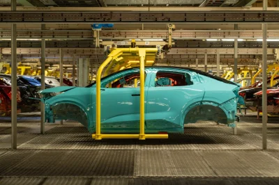 Voitures 100 % électriques Made in Europe : que faire des Britanniques ? La France prend position !