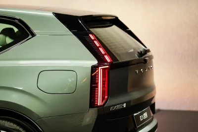 Superchargeurs Tesla : voilà comment Volvo veut simplifier la recharge pour ses clients