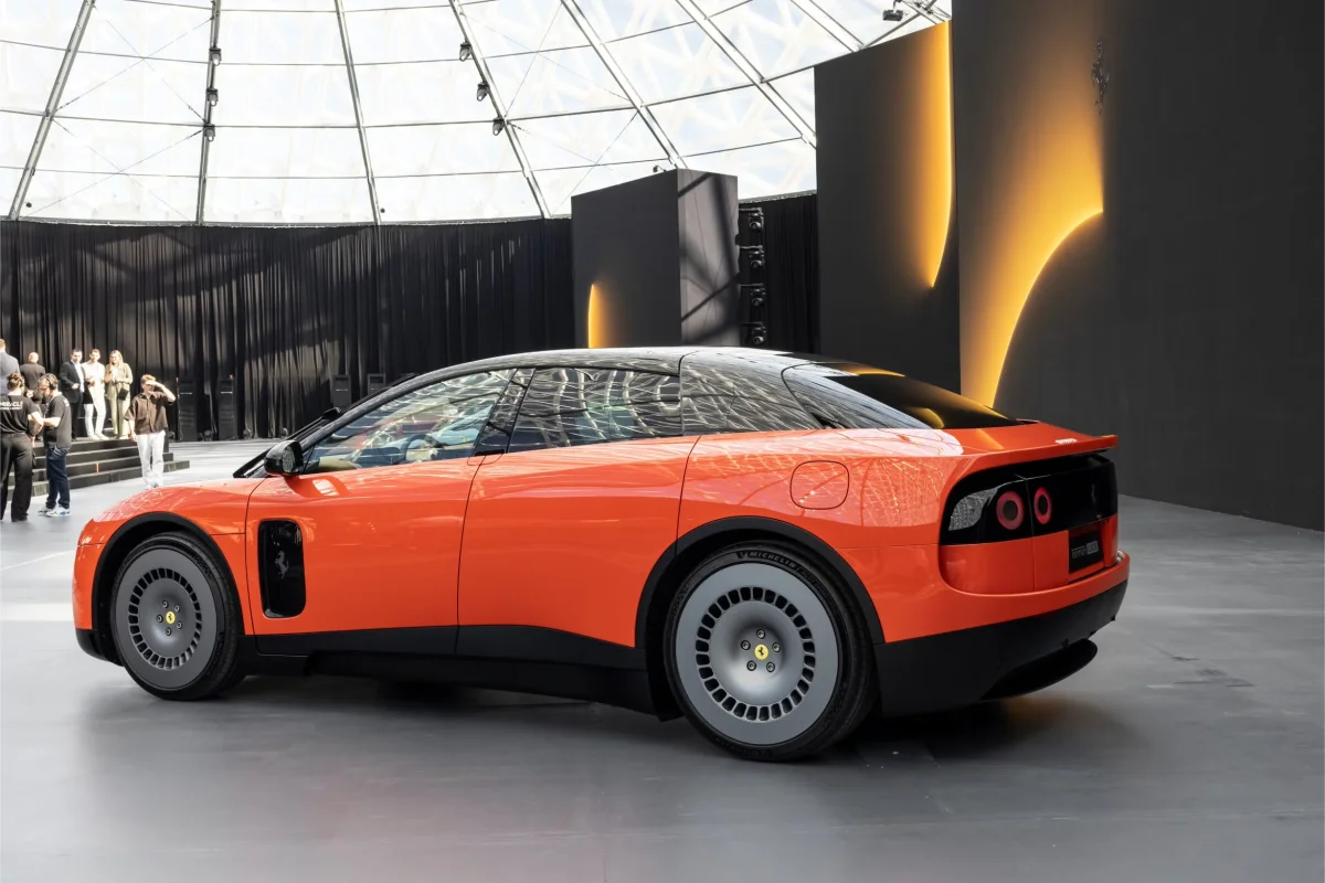 Super Apple Car mais mauvaise Ferrari ? Voilà ce que les puristes pensent de la Luce